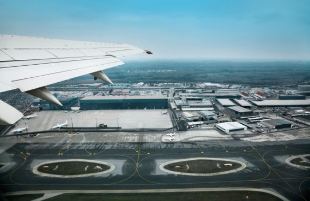 Μέχρι και 30.000 ευρώ για μία αεροπορική θέση δίνουν οι Ρώσοι για να αποφύγουν την επιστράτευση