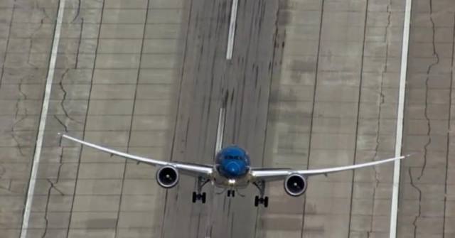 Κάθετη απογείωση και προσγείωση Boeing 787! (Video)