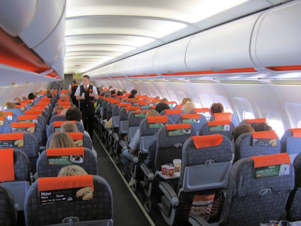 Mικρή επιβράδυνση στα ταξίδια της easyJet προς τη Γαλλία