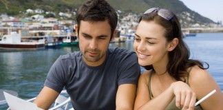 Στα 14 δισ. τα τουριστικά έσοδα στο 11μηνο