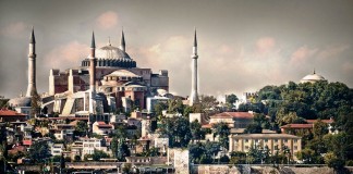 Τουρκία: Επιδοτεί καύσιμα στις πτήσεις για να προσελκύσει και πάλι τουρίστες