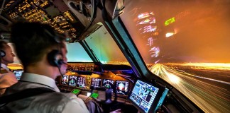 Μέσα σε ένα κόκπιτ εν ώρα πτήσης (φωτό)