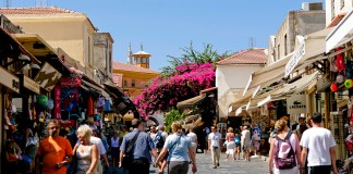 Οι Ρώσοι επιλέγουν Ελλάδα για το καλοκαίρι του 2016!