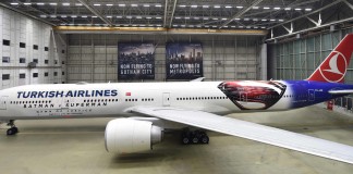 Turkish Airlines και Warner Bros πετάνε με Superman και Batman!