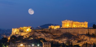 «Η Ακρόπολη στα 30 μέρη της Ευρώπης που πρέπει να δει κανείς»