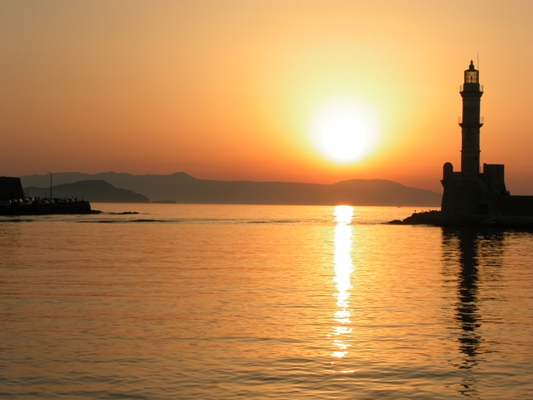 DSCN0012_Sunset_at_the_Old_Harbor_Xania_Kriti