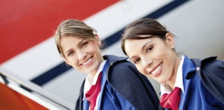 Η νέα τάση στις αεροπορικές: Unisex στολές, προαιρετικό το μακιγιάζ ανεξαρτήτως φύλου