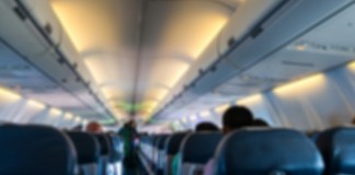 Τι να μην φοράς στο ταξίδι με αεροπλάνο