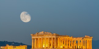 Αφιέρωμα στον Ιερό Βράχο της Αθήνας από την Die Zeit