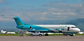 Πιλότοι αναγκάστηκαν να προσγειώσουν αεροπλάνο με «την κοιλιά» (Βίντεο)