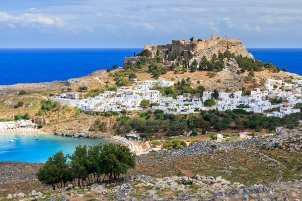lindos-rodos-view-from-the-road-down-to-the-popular-town-of-lindos-on-the-island-of-rhodes-greece-108-7776