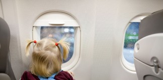 5 τρόποι για να κρατήσετε απασχολημένα τα παιδιά σε μία πτήση!