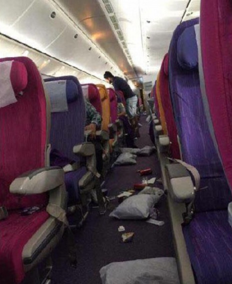 Aftermath-of-planes-encounter-with-turbulence (1)