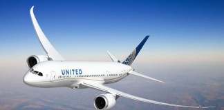 Αεροσυνοδός ενεργοποίησε την τσουλήθρα έκτακτης ανάγκης και έφυγε!