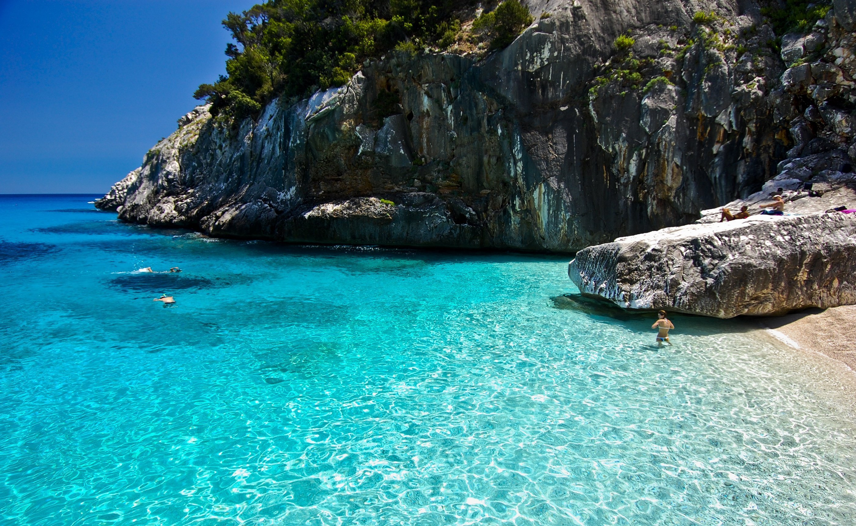 World___Italy_Rock_on_the_beach_on_the_island_of_Sardinia__Italy_065064_