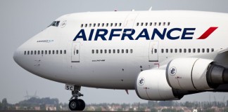Οι ομοφυλόφιλοι αεροσυνοδοί της Air France αρνούνται να «πετάξουν» στο Ιράν