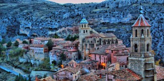 Η Ισπανία βάζει φόρο διανυκτέρευσης