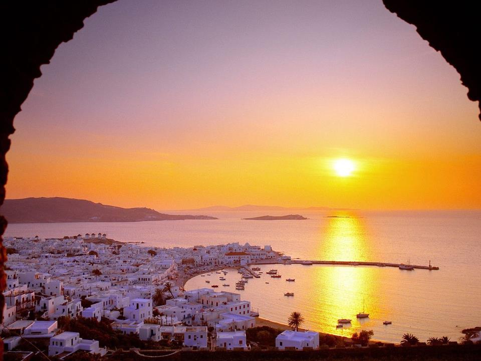 geo-crete-at-sunset-greece