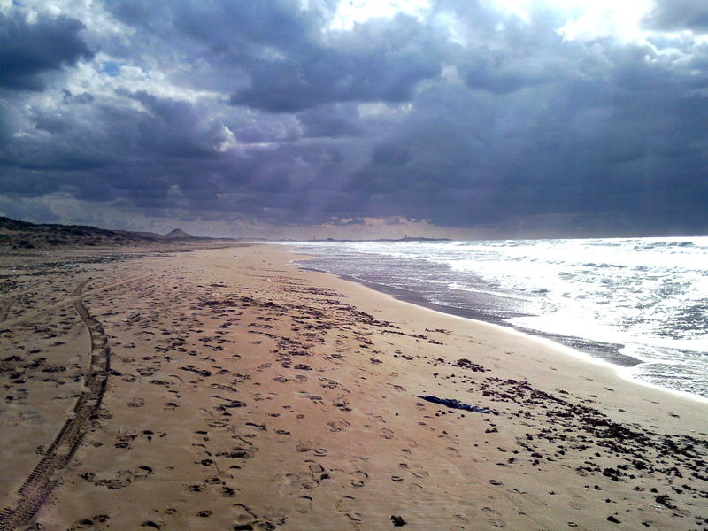 haifa-atlit-beach_int