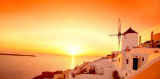 Tripadvisor: Δεύτερο καλύτερο νησί του κόσμου η Σαντορίνη