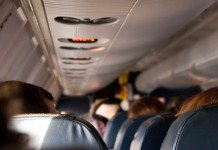 Χάος με ζευγάρι που ζητούσε αλκοόλ σε πτήση – Αναγκαστική προσγείωση στο «Ν.Καζαντζάκης»