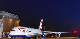 Αεροσκάφος προσγειώθηκε με ένα τετράγωνο λάστιχο