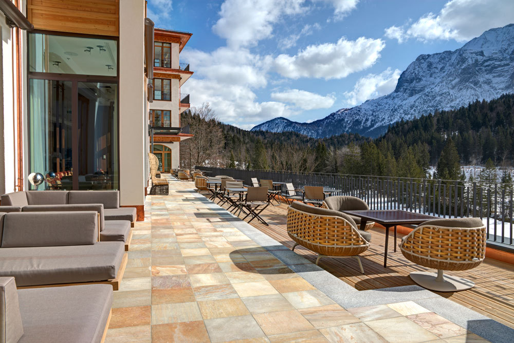 luxury-hotels-germany-bavaria-schloss-elmau-patio_lg
