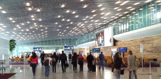 Αυξημένοι έλεγχοι στους Έλληνες που φτάνουν στο αεροδρόμιο του Παρισιού