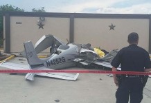 Αεροπλάνο έπεσε μέσα στην πόλη του Χιούστον-Τρεις νεκροί