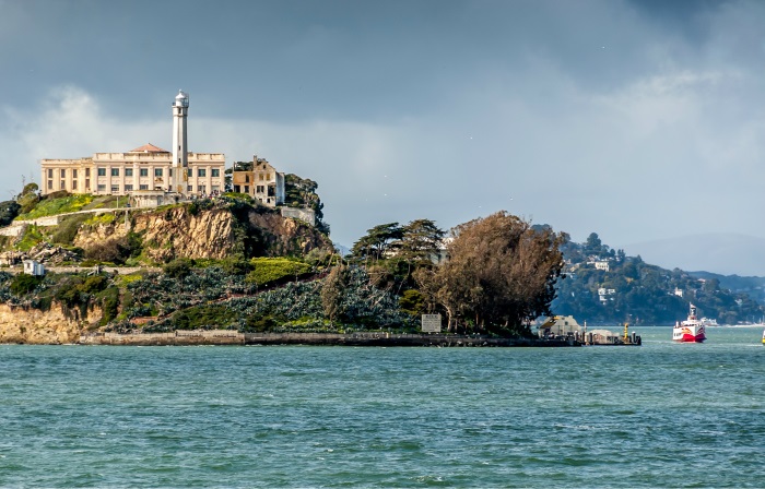Viator_Shutterstock_117728