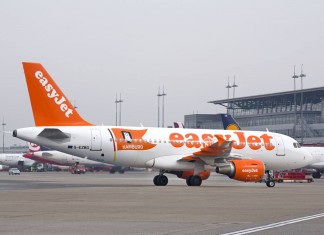 Οι πιλότοι της easyJet θα ενημερώνουν τους επιβάτες για τα σκορ του Euro εν πτήσει!