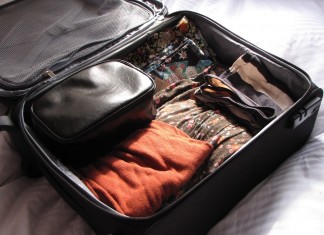 H Ryanair μειώνει τις χρεώσεις αποσκευών