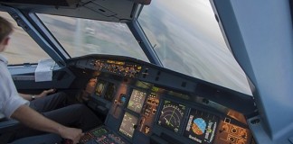 Εντυπωσιακό timelapse βίντεο με πιλότο να προσγειώνει αεροσκάφος