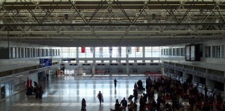 Έφτασαν οι πρώτοι Ρώσοι τουρίστες στην Τουρκία μετά από 8 μήνες