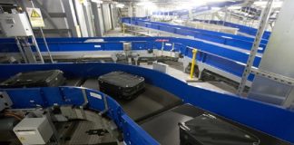 Τι συμβαίνει στη βαλίτσα σας όταν ταξιδεύετε; (Video)