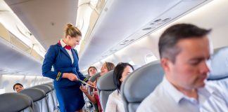 Πέντε αντικείμενα που πρέπει να έχετε μαζί σας στην πτήση