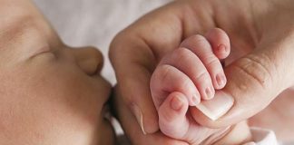 Γέννησε στο αεροπλάνο!