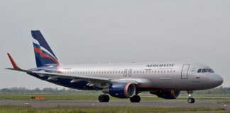 Μεθυσμένος επιβάτης χτύπησε αεροσυνοδό (Video)