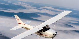 Αναγκαστική προσγείωση αεροπλάνου στην Ινδονησία