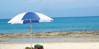 Οι Έλληνες δεν πάνε (ούτε φέτος) διακοπές