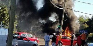 Αεροσκάφος συνετρίβη σε κεντρικό δρόμο πόλης των ΗΠΑ (Photos)