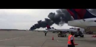 Στιγμές πανικού-Φωτιά σε αεροσκάφος των American Airlines (βίντεο)