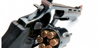 Σύλληψη στο «Μακεδονία» – Βρήκαν περίστροφο στη βαλίτσα του