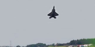 Δείτε το μαχητικό που… χορεύει στον αέρα! (Video)