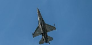 Εντυπωσιακή η αεροπορική επίδειξη στον Φλοίσβο (Photos-Videos)