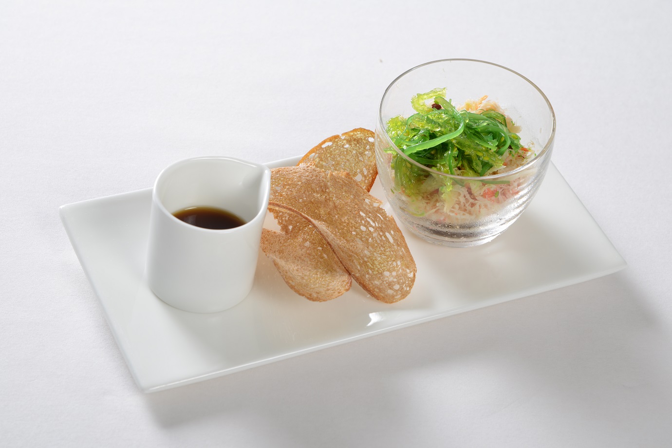 first_crab-meat-with-ponzu-sauce-black-garlic-puree-seaweed-salads