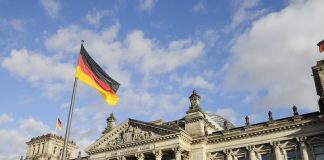 «Πόρτα» στα αμερικανικά αεροσκάφη από το γερμανικό ΥΠΟΙΚ