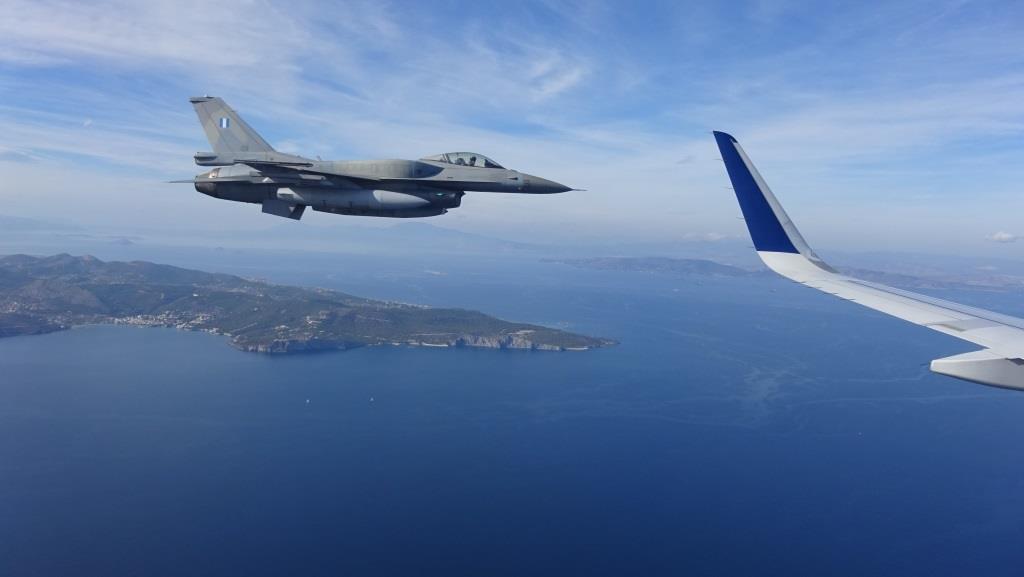 %ce%b7-%ce%bf%cf%80%cf%84%ce%b9%ce%ba%ce%b7-toy-f-16-block52-advance-%cf%84%ce%b7%cf%82-335-%ce%bc%ce%bf%ce%af%cf%81%ce%b1%cf%82-%ce%b1%cf%80%ce%bf-%cf%84%ce%bf-%cf%80%ce%b1%cf%81%ce%b1%ce%b8%cf%85