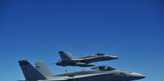 Σύγκρουση στον αέρα δύο μαχητικών των ΗΠΑ