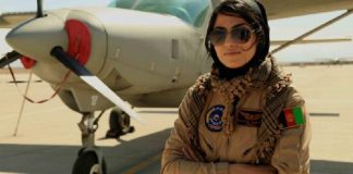 Η πρώτη γυναίκα πιλότος στο Αφγανιστάν ζητά πολιτικό άσυλο στις ΗΠΑ